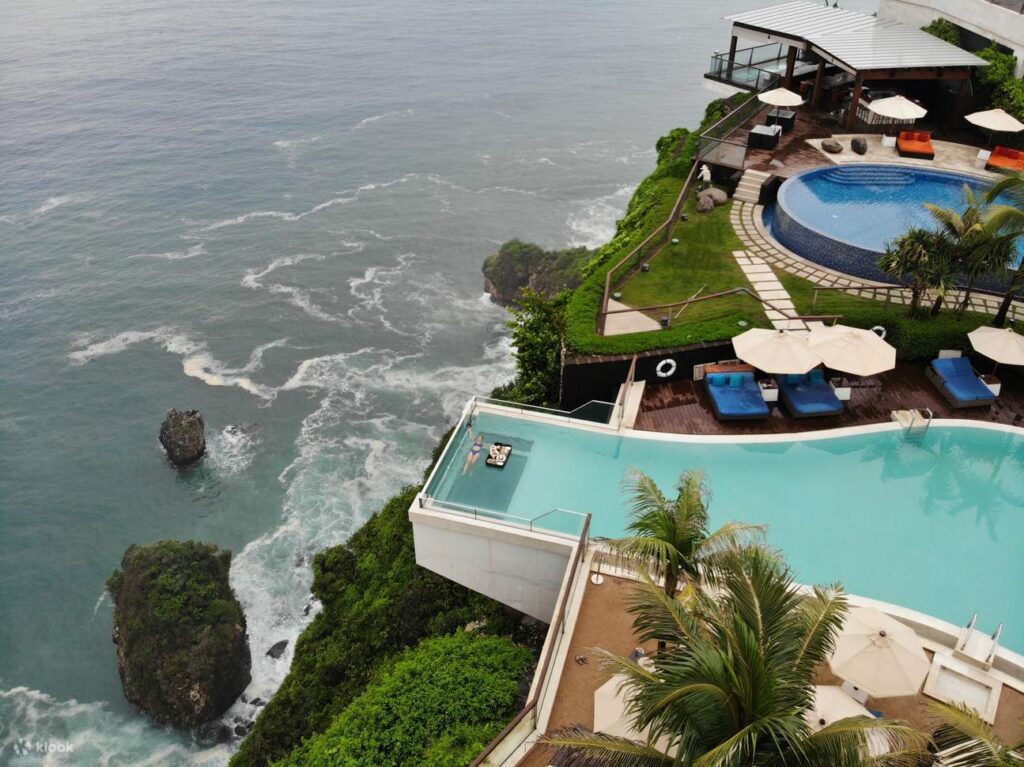 One Eighty - one of the best beach clubs in Bali